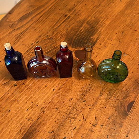 Lot of 5 Vintage Little Glass Bottles Wheaton & Elixir - Picture 2 of 14